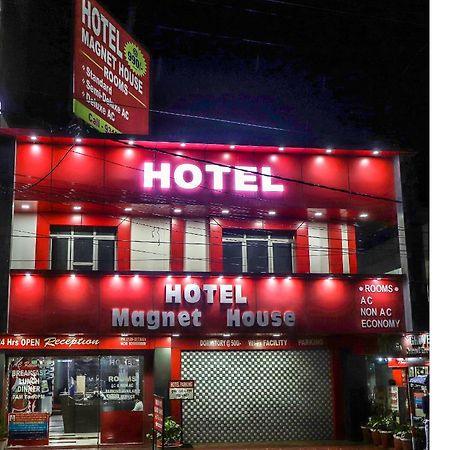 Hotel Magnet House Dehradun Exteriör bild