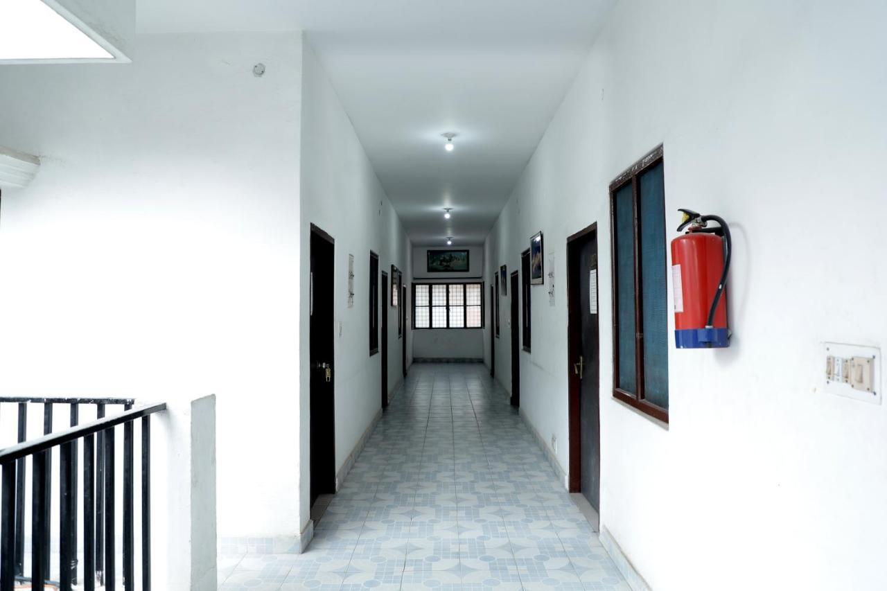 Hotel Magnet House Dehradun Exteriör bild